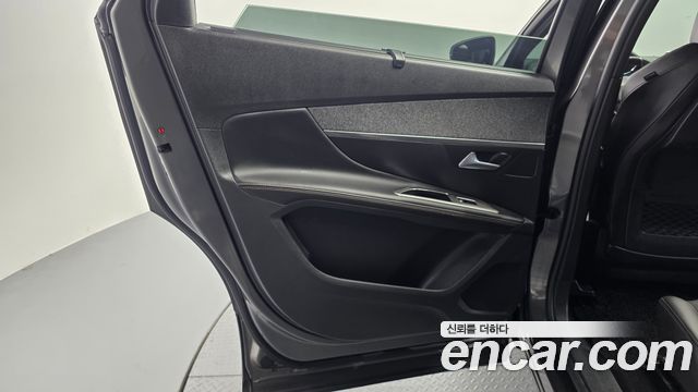 Peugeot 5008 (II) 1.6 BlueHDi GT Line 2019 — фото 25