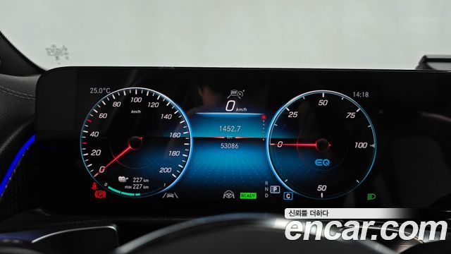 Mercedes-Benz EQB (X243) EQB300 4MATIC 2023 — фото 8