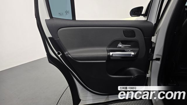 Mercedes-Benz EQB (X243) EQB300 4MATIC 2023 — фото 25