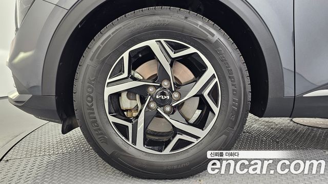 Kia Sportage (V) Gasoline 1.6 Turbo 2WD Prestige 2023 — фото 5