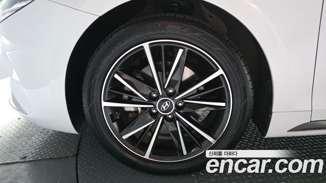 Hyundai Grandeur (IG) 2.5 Le Blanc 2023 — фото 5