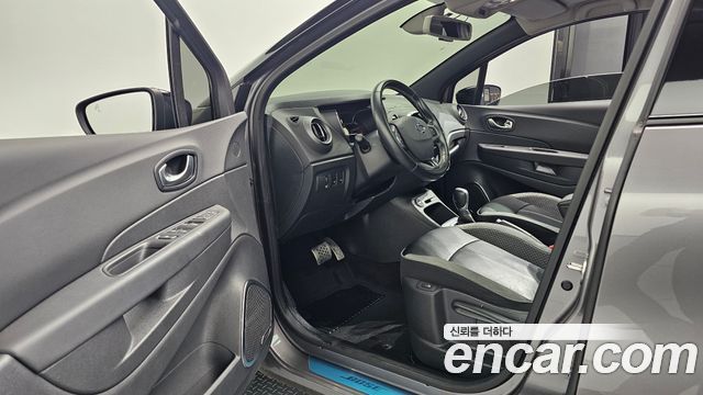 Renault Korea QM3 RE Panoramic Edition 2019 — фото 10