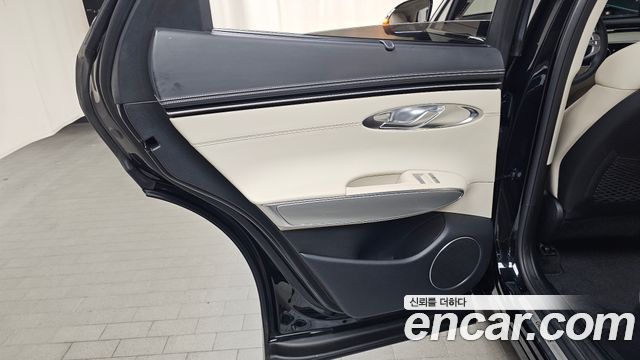 Genesis GV70 2.5T Gasoline 2WD 2024 — фото 25