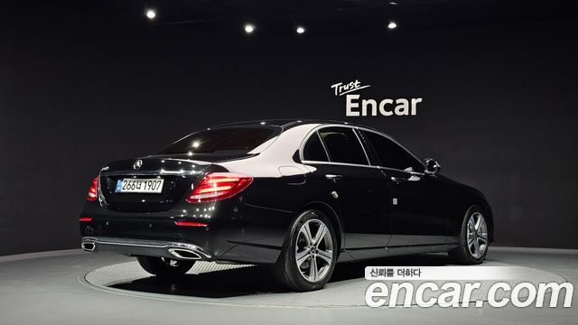 Mercedes-Benz E-Class (W213) E300 Avantgarde 2018 — фото 2