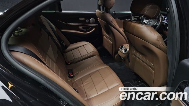 Mercedes-Benz E-Class (W213) E300 Avantgarde 2018 — фото 12