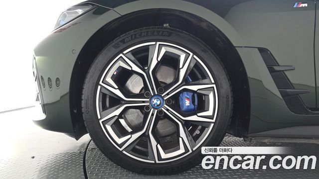 BMW i4 eDrive40 M Sports Pro 2024 — фото 5
