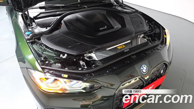 BMW i4 eDrive40 M Sports Pro 2024 — фото 6