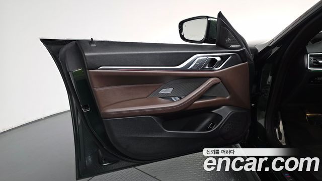 BMW i4 eDrive40 M Sports Pro 2024 — фото 24