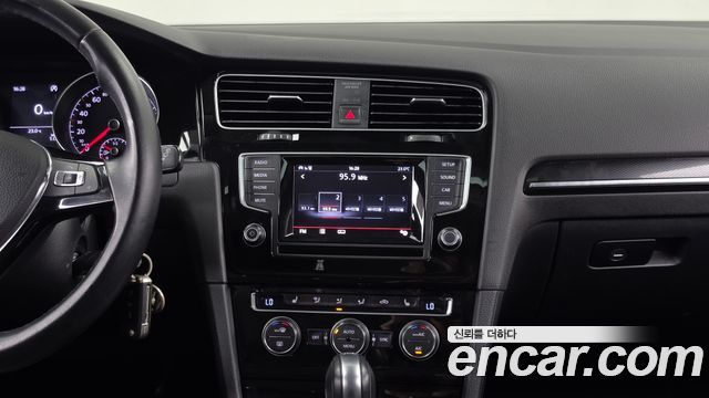 Volkswagen Golf (VII) 2.0 TDI 2015 — фото 14