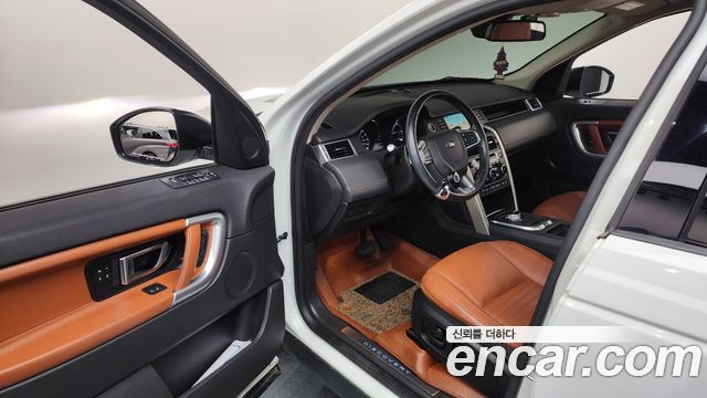 Land Rover Discovery Sport 2.0 TD4 HSE Luxury 2016 — фото 10