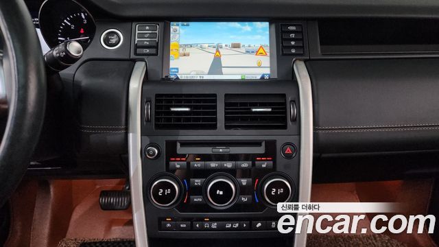 Land Rover Discovery Sport 2.0 TD4 HSE Luxury 2016 — фото 18