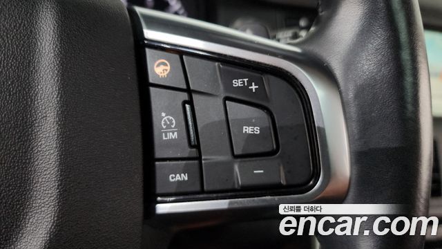 Land Rover Discovery Sport 2.0 TD4 HSE Luxury 2016 — фото 22