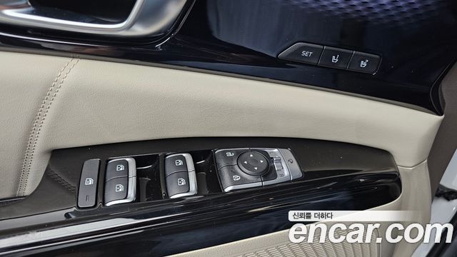 Kia Carnival (IV) Gasoline 7-seater Limousine(Special vehicle) 2023 — фото 12