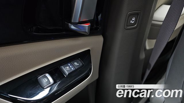Kia Carnival (IV) Gasoline 7-seater Limousine(Special vehicle) 2023 — фото 19