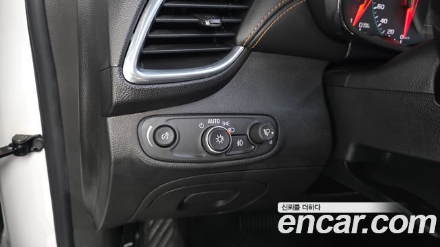 Chevrolet Trax 1.6 Diesel Premier 2018 — фото 17