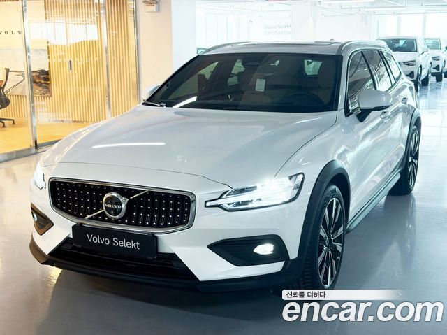 Volvo V60 Cross Country (II) B5 Ultra AWD