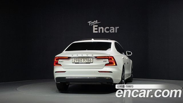 Volvo S60 (III) B5 Ultimate Bright 2024 — фото 4