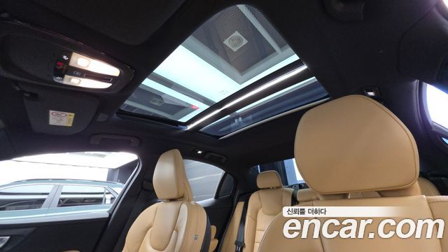 Volvo S60 (III) B5 Ultimate Bright 2024 — фото 18