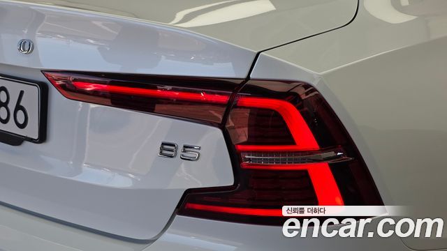 Volvo S60 (III) B5 Ultimate Bright 2024 — фото 23