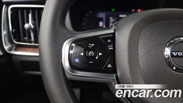 Volvo S60 (III) B5 Ultimate Bright 2024 — фото 31