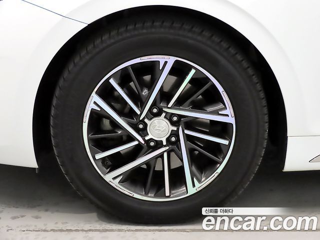 Hyundai Grandeur (IG) 3.0 LPi Rent Car Modern 2022 — фото 24