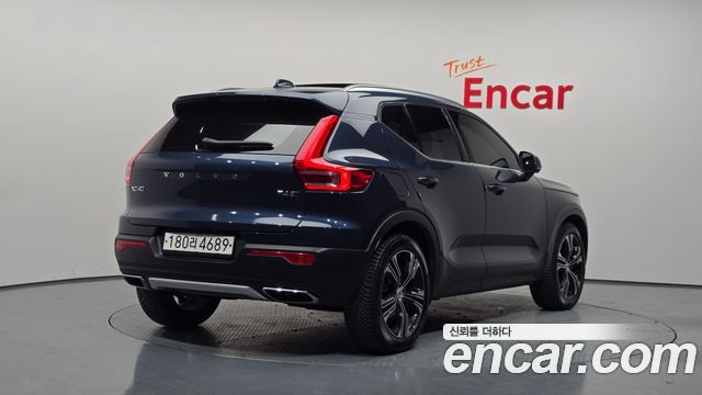 Volvo XC40 T4 Inscription 2020 — фото 2