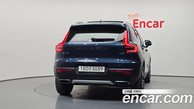 Volvo XC40 T4 Inscription 2020 — фото 4