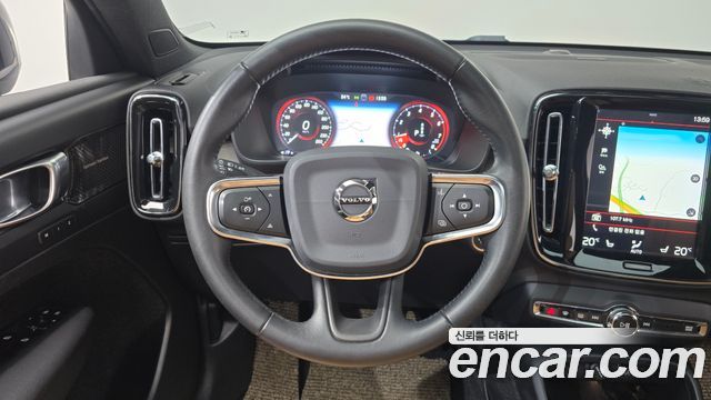 Volvo XC40 T4 Inscription 2020 — фото 12