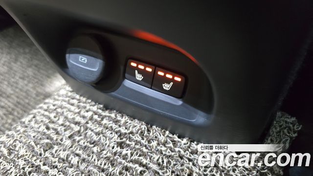 Volvo XC40 T4 Inscription 2020 — фото 18