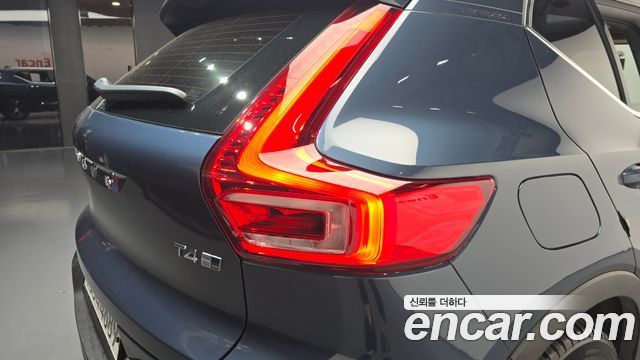 Volvo XC40 T4 Inscription 2020 — фото 23