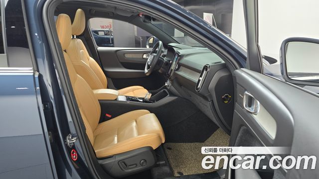 Volvo XC40 T4 Inscription 2020 — фото 26