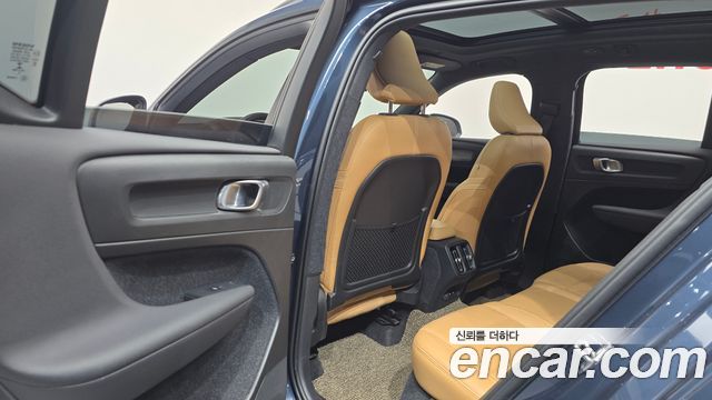 Volvo XC40 T4 Inscription 2020 — фото 32
