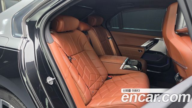 BMW 7 Series (G70) 740d xDrive M Sport 2024 — фото 12