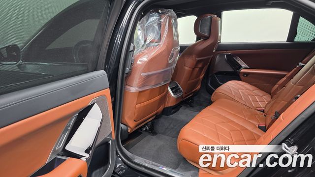 BMW 7 Series (G70) 740d xDrive M Sport 2024 — фото 26