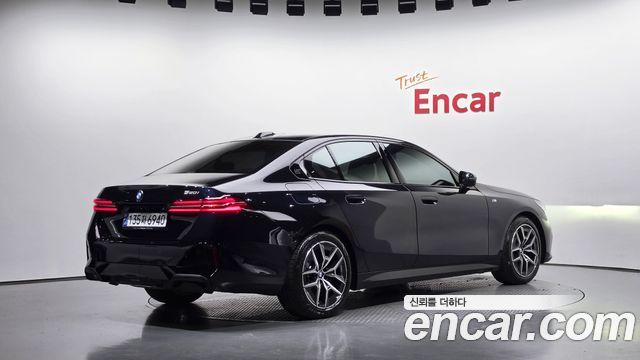 BMW 5 Series (G60) 520i M Sport 2024 — фото 2
