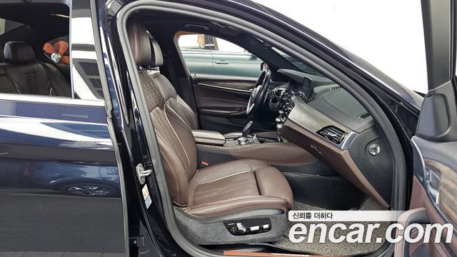 BMW 5 Series (G30) 530i M Sport Package Plus 2019 — фото 15