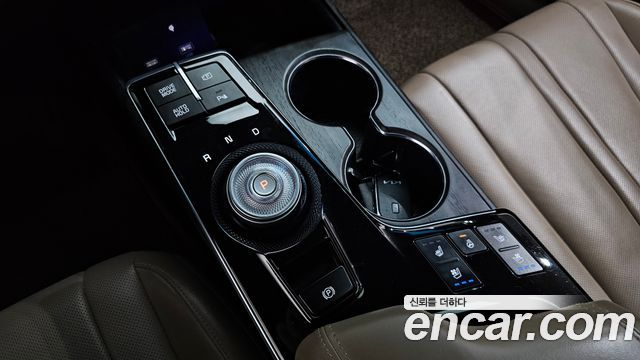 Kia K8 2.5 Gasoline 2WD Noblesse 2022 — фото 9
