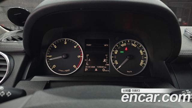 Land Rover Discovery 4 3.0 SDV6 SE 2014 — фото 8