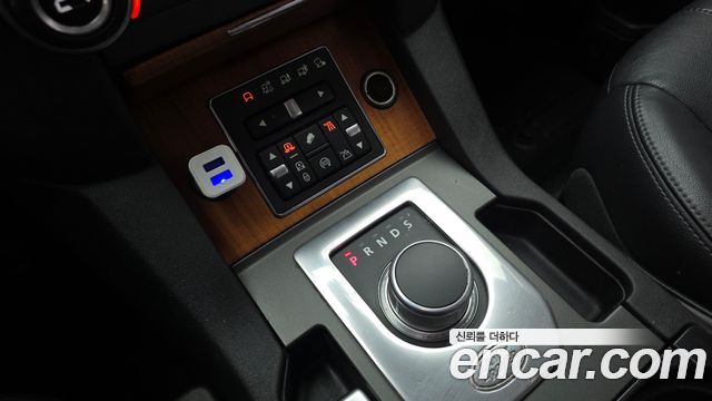Land Rover Discovery 4 3.0 SDV6 SE 2014 — фото 9