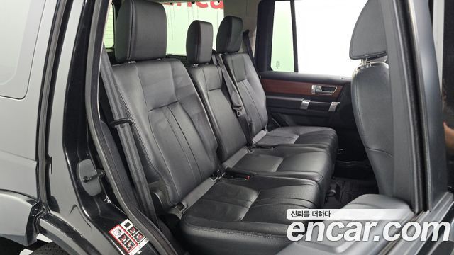 Land Rover Discovery 4 3.0 SDV6 SE 2014 — фото 11