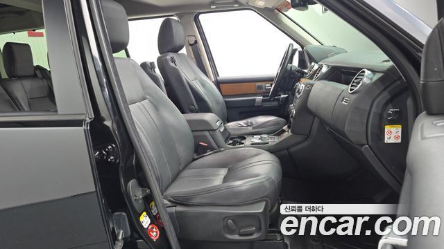 Land Rover Discovery 4 3.0 SDV6 SE 2014 — фото 12