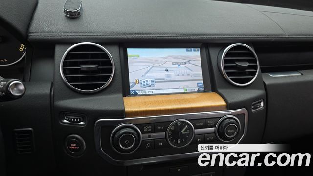 Land Rover Discovery 4 3.0 SDV6 SE 2014 — фото 16
