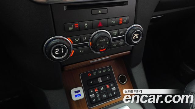 Land Rover Discovery 4 3.0 SDV6 SE 2014 — фото 17