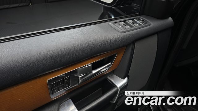 Land Rover Discovery 4 3.0 SDV6 SE 2014 — фото 27