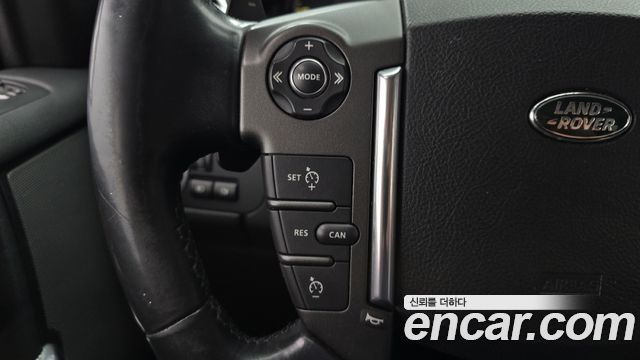 Land Rover Discovery 4 3.0 SDV6 SE 2014 — фото 31