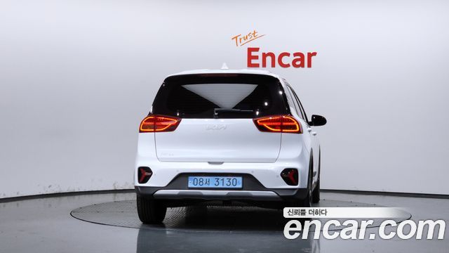 Kia Niro Plus Air 2023 — фото 4