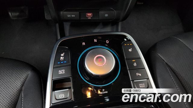 Kia Niro Plus Air 2023 — фото 9
