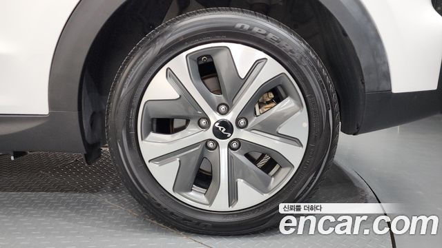Kia Niro Plus Air 2023 — фото 21