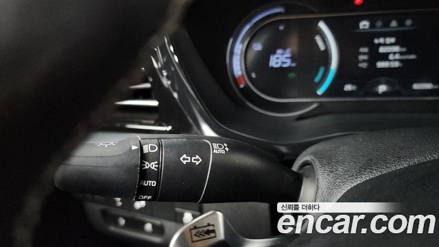Kia Niro Plus Air 2023 — фото 27