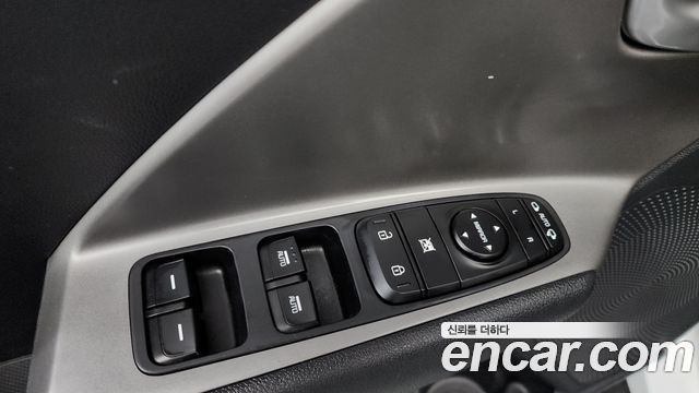 Kia Niro Plus Air 2023 — фото 29
